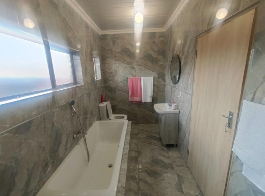 4 Bedroom Property for Sale in Bishops Bay Free State